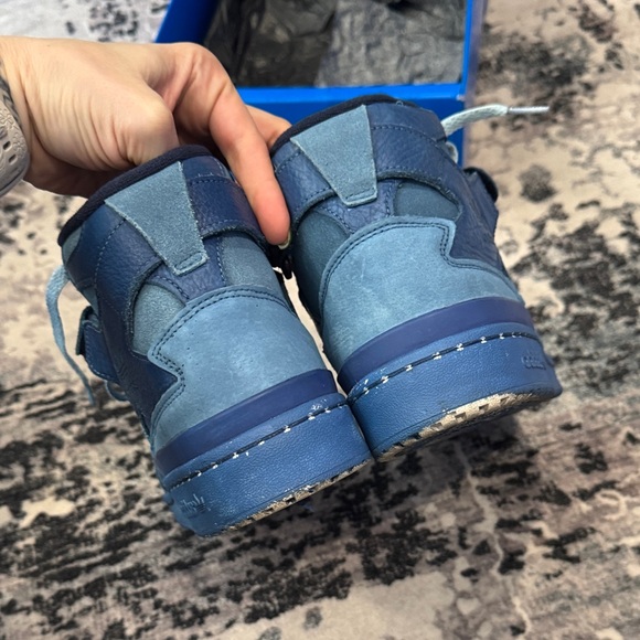 Men’s adidas Navy and Light Blue High-Top Sneakers forum size 7.5 - women’s 9 - Picture 5 of 8